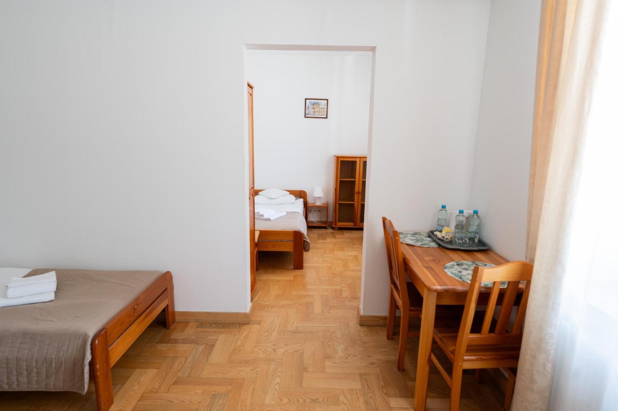Pokoje Goscinne Dom Sw. Szymona Krakow Bagian luar foto